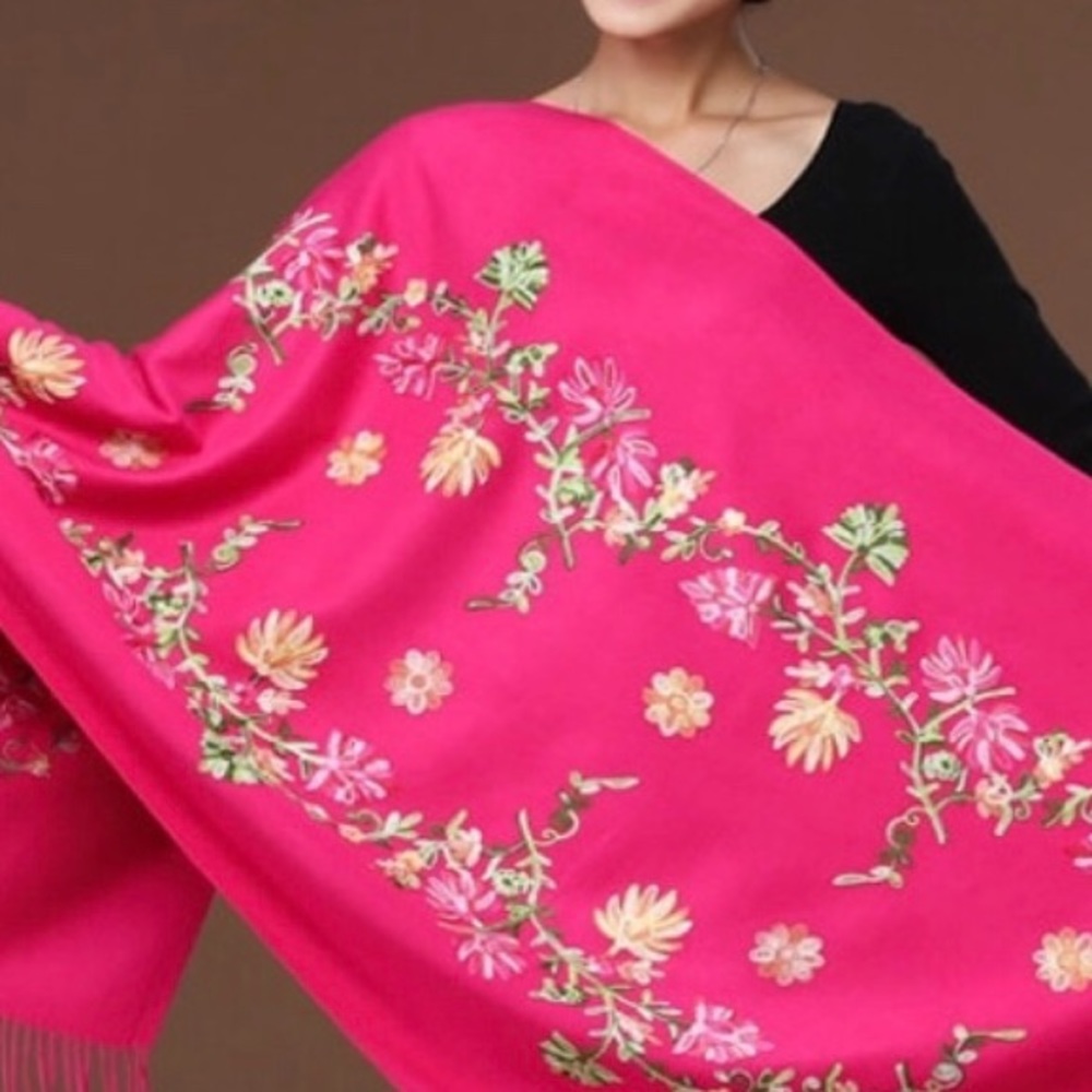 GORGEOUS SCARF - Picture 5 of 6